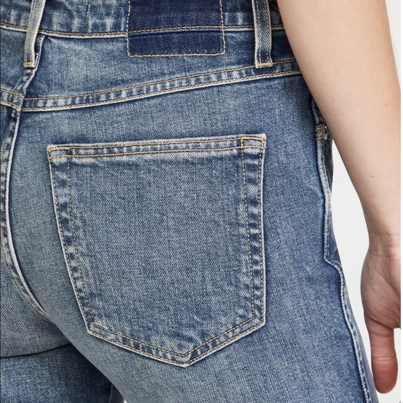 AMO
Chloe Crop Raw Hem Jeans - Picture 4 of 13